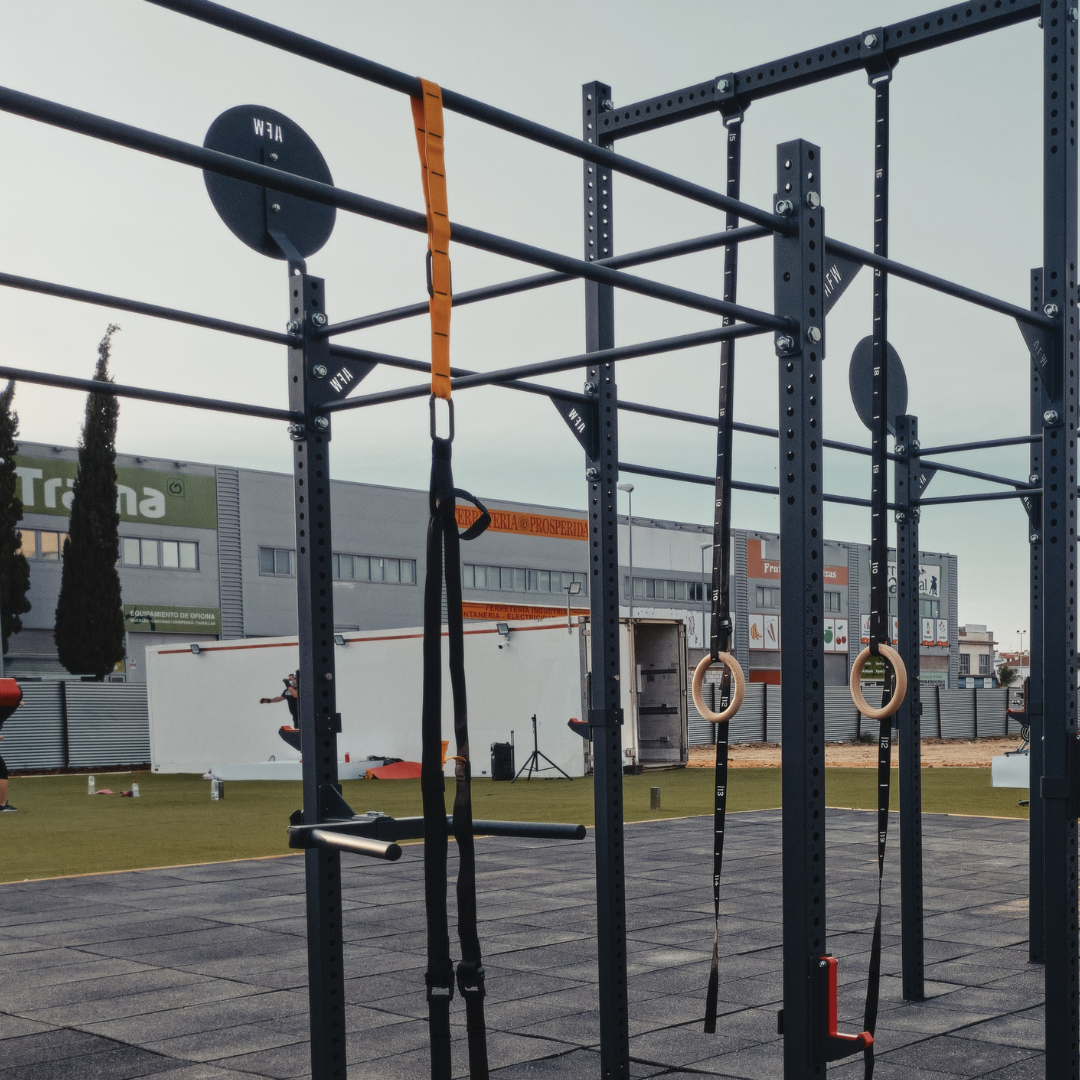 Espacio para calistenia al aire libre en Fabrik Fitness