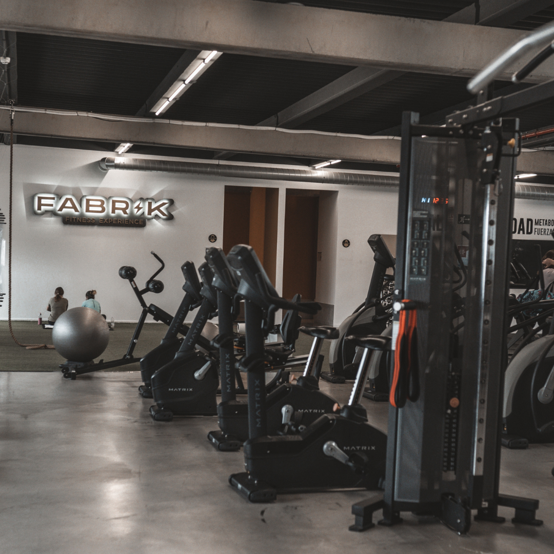 Sala para entrenar cardio en Fabrik Fitness